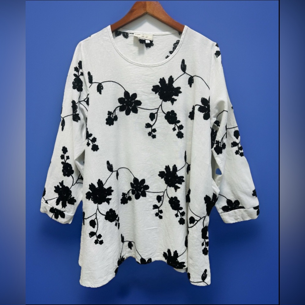 Keke Embroirdered Floral Black White Blouse Top L Linen Tunic Peasant Boho Chic